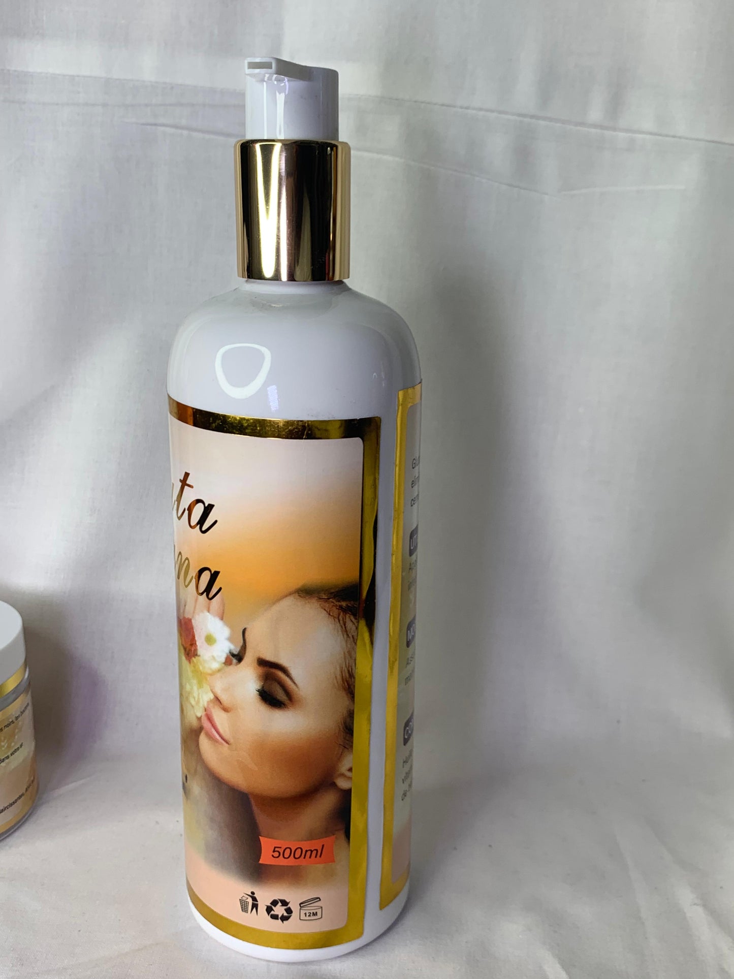 GLUTA BANANA – Lotion Corporelle Ultra Éclaircissante Anti-Imperfections – 500 ml