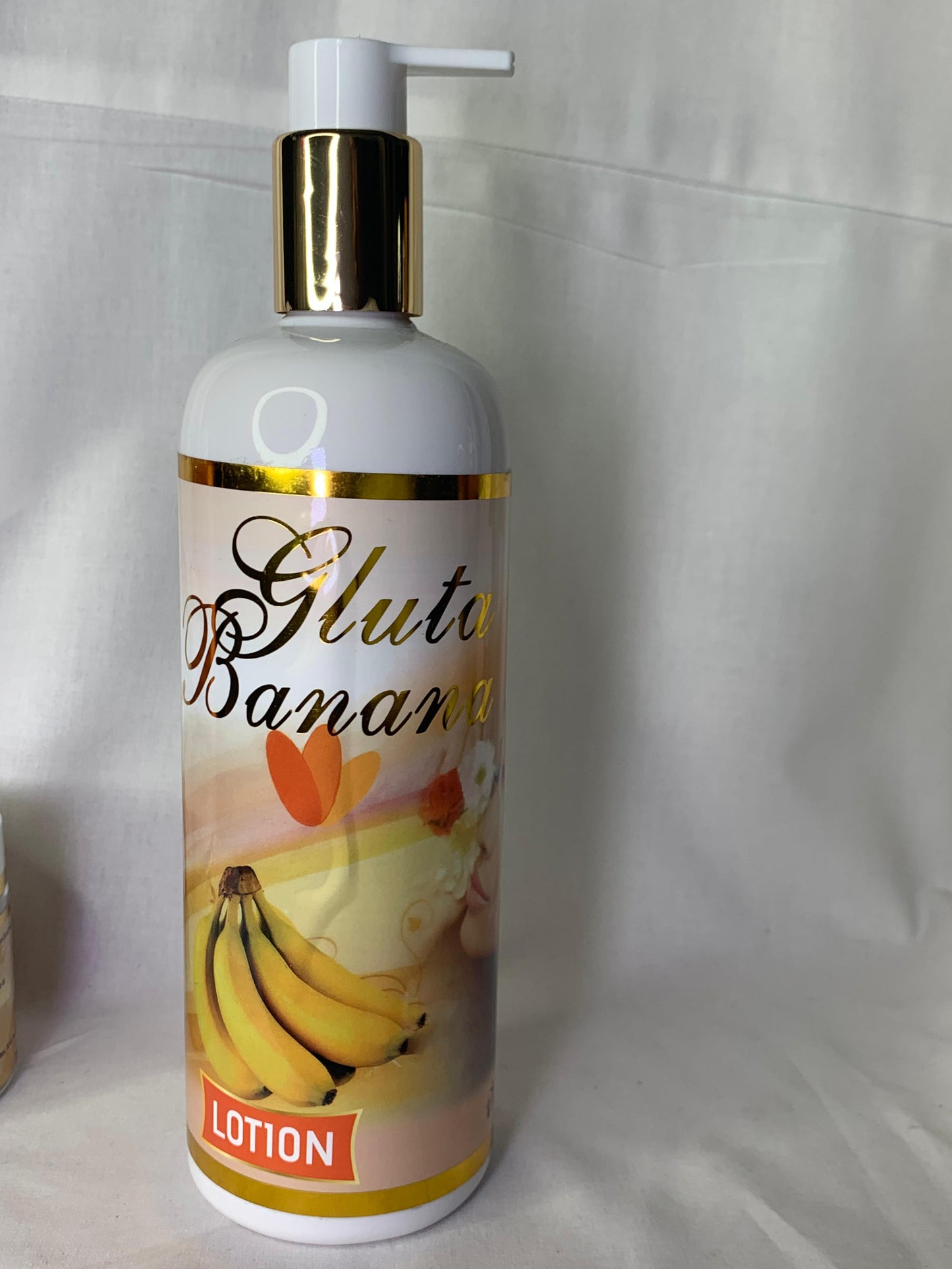 GLUTA BANANA – Lotion Corporelle Ultra Éclaircissante Anti-Imperfections – 500 ml