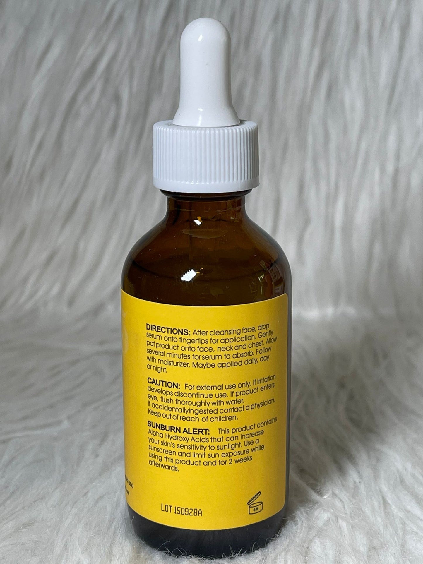 Medix 5.5 Sérum à la vitamine C ultra éclaircissant anti imperfection avec acide glycolique, acide férulique et acide lactique. Sérum visage pour taches sombres, rides, décoloration de la peau et peau sèche. 52 ml