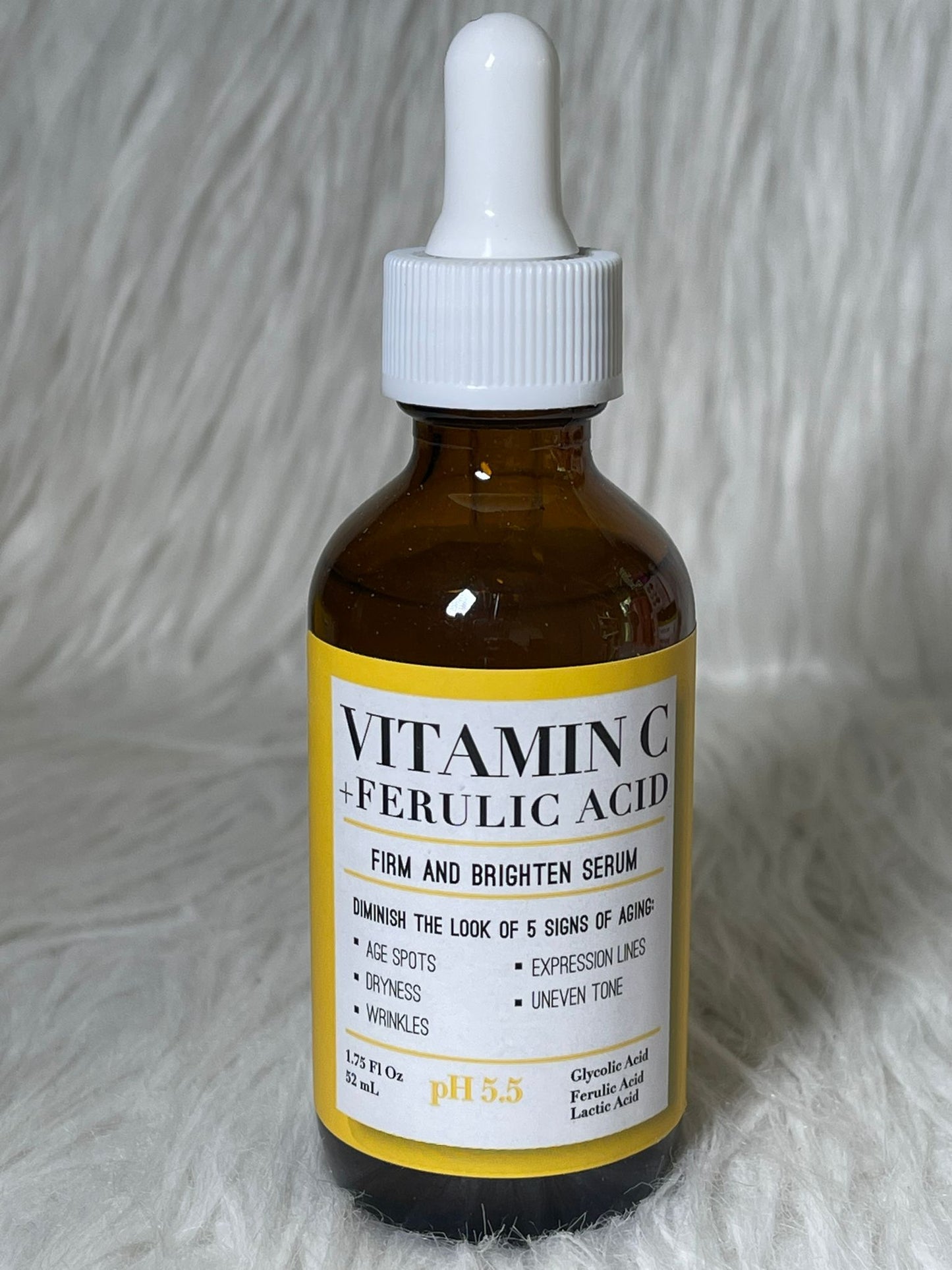 Medix 5.5 Sérum à la vitamine C ultra éclaircissant anti imperfection avec acide glycolique, acide férulique et acide lactique. Sérum visage pour taches sombres, rides, décoloration de la peau et peau sèche. 52 ml