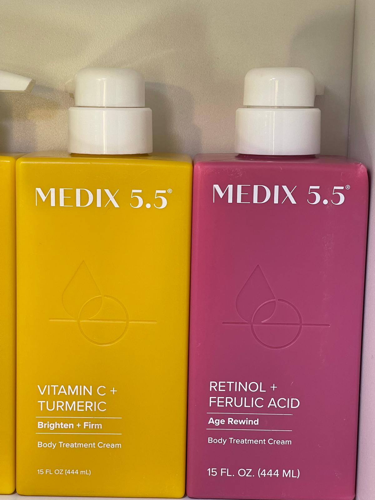 Medix 5.5 Crème à la vitamine C turmeric et au curcuma pour le visage et le corps. Crème raffermissante et éclaircissante pour les taches de vieillesse, les taches brunes et la peau endommagée par le soleil. C