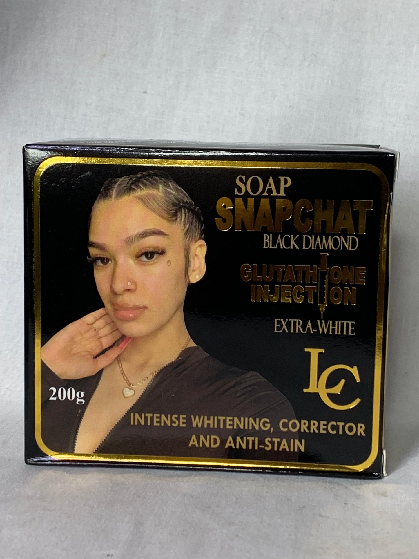 SAVON SNAPCHAT DIAMANT NOIR  EXTRA ÉCLAIRCISSANT REPARATEUR ANTI AGE 200g