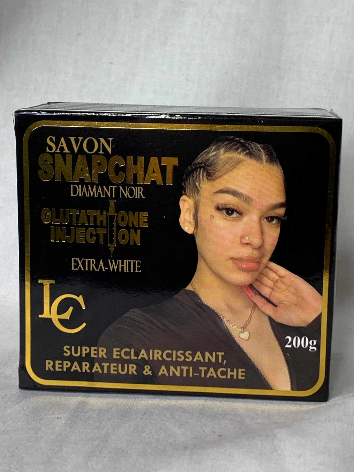 SAVON SNAPCHAT DIAMANT NOIR  EXTRA ÉCLAIRCISSANT REPARATEUR ANTI AGE 200g