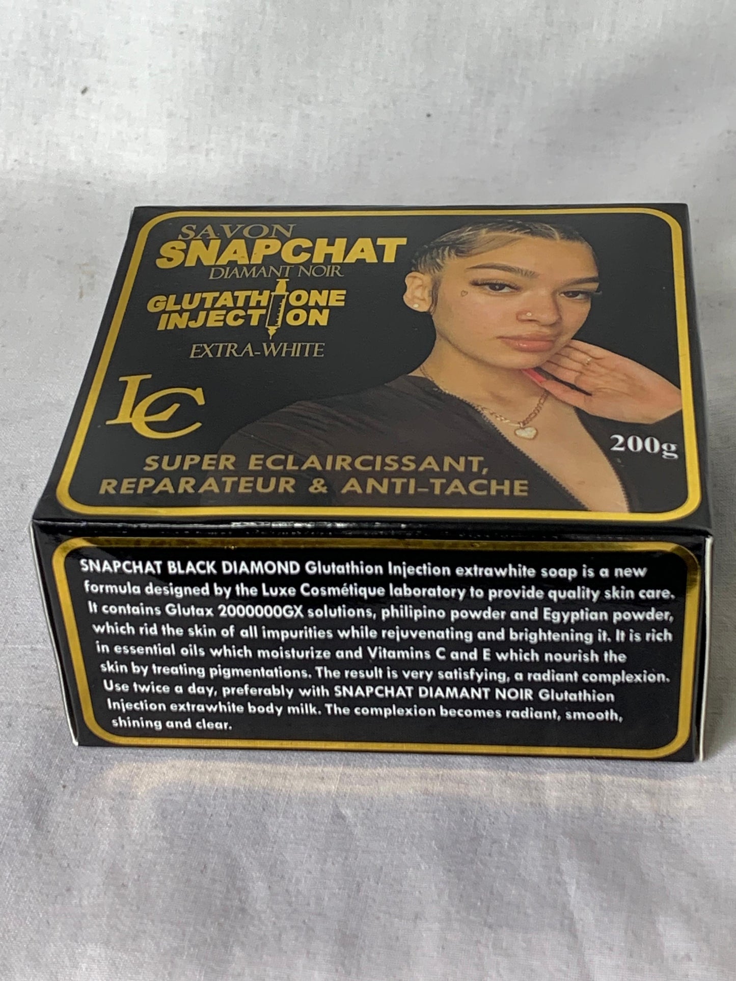 SAVON SNAPCHAT DIAMANT NOIR  EXTRA ÉCLAIRCISSANT REPARATEUR ANTI AGE 200g